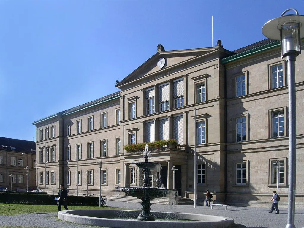 Uni_Tübingen_Neue_Aula_Sommer