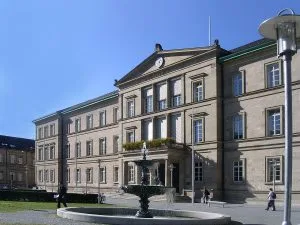 Uni_Tübingen_Neue_Aula_Sommer