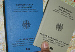 پاسپورت آبی و خاکستری آلمانی 